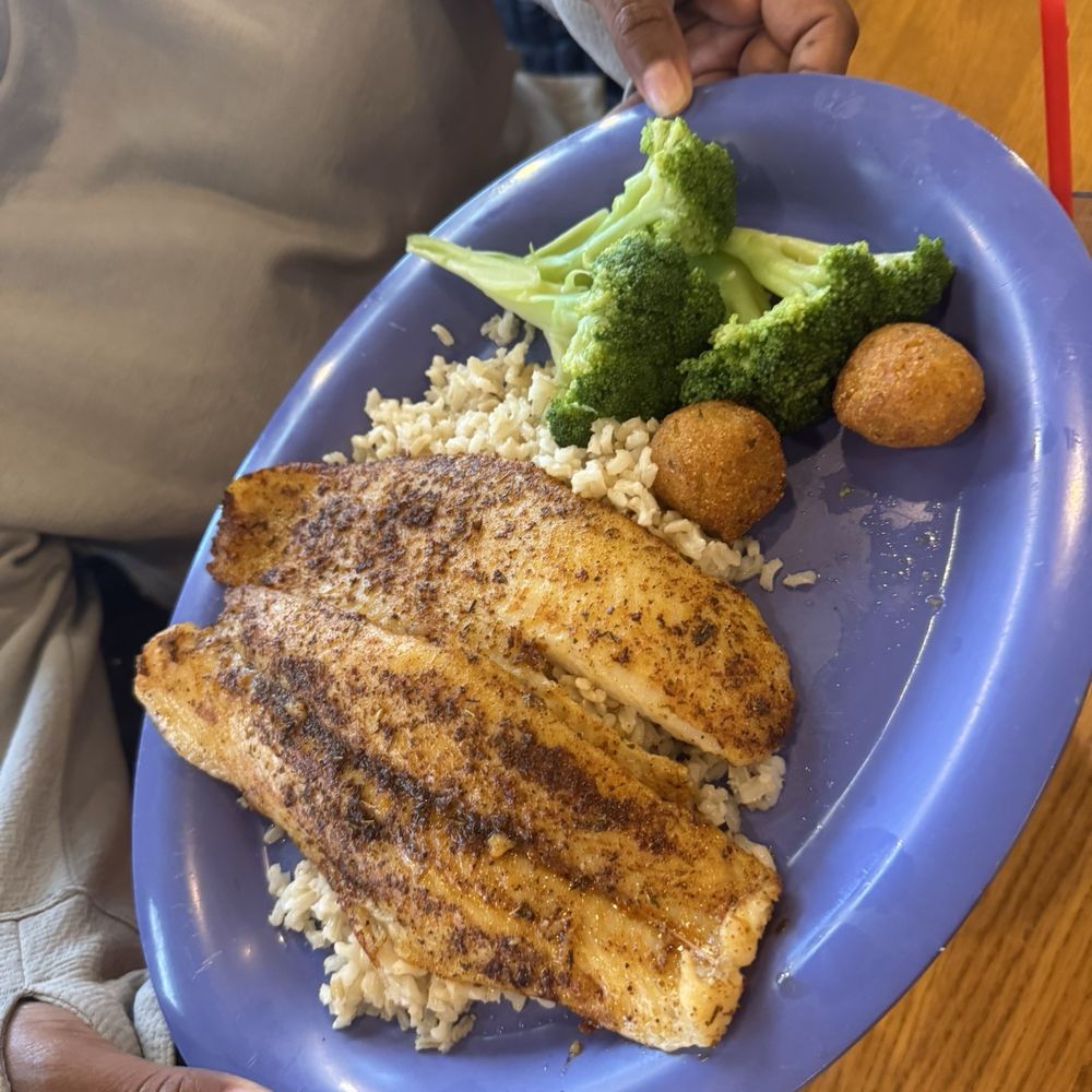Averys Kitchen - Grouper over rice - Breakfast & Brunch Near Me - New Braunfels, Texas Averys Kitchen - Grouper over rice - Breakfast & Brunch Near Me - New Braunfels, Texas