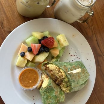 iJAVA Cafe - Pistachio & coconut cream latte with a beef brisket burrito - Cafes Near Me - San Jose, California