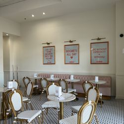 Beignets & Brew - Interior