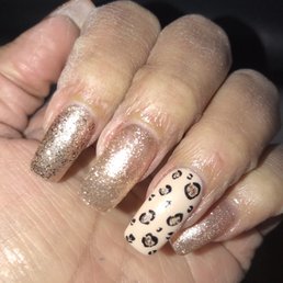 I must say.  This is Taylor's first time doing my nails as she always did my pedicure only for years.  I Love Them!