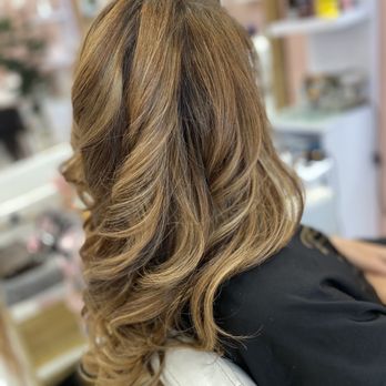 Extended Beauty Bar - Don't even notice tap ins are there ! Looks so natural! - Hair Extensions Near Me - Glendale, California Extended Beauty Bar - Don't even notice tap ins are there ! Looks so natural! - Hair Extensions Near Me - Glendale, California