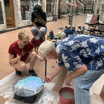 Coco's Selfie Space - Table Painting With Coco's Chalky Paints! - Antiques Near Me - Cleveland, Ohio