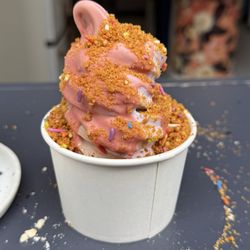 Twist with strawberry passionfruit shell and rainbow peanut crunch. My go to order! So good.