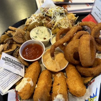 Bout Time Pub & Grub - Grand Slam Sampler was so good and we got to swap out what we didn't want for what we did want - Sports Bars Near Me - Vineyard, Utah