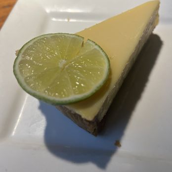 Three Birds Tavern - Authentic key lime pie - American Near Me - St. Petersburg, Florida Three Birds Tavern - Authentic key lime pie - American Near Me - St. Petersburg, Florida