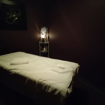 H CHI SPA - Massage room - Massage Therapy Near Me - Seattle, Washington H CHI SPA - Massage room - Massage Therapy Near Me - Seattle, Washington