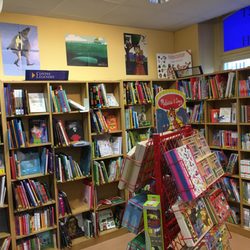 Librairie Générale Gibert Joseph - Jeunesse NEUF & OCCASION (42 av des Etats-Unis)