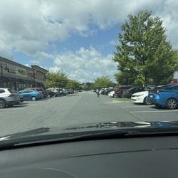 Tropical Smoothie Cafe - Parking