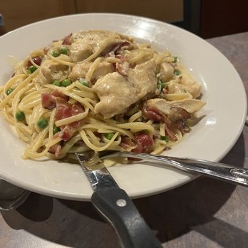 Maples Family Restaurant - Pasta Carbonara with chicken - Italian Near Me - Middlebury, Connecticut