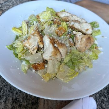 Si Bon - Chicken Caesar salad - Belgian Near Me - Rancho Mirage, California