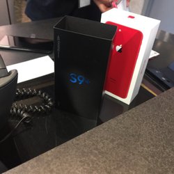 Verizon - Android vs iPhone!