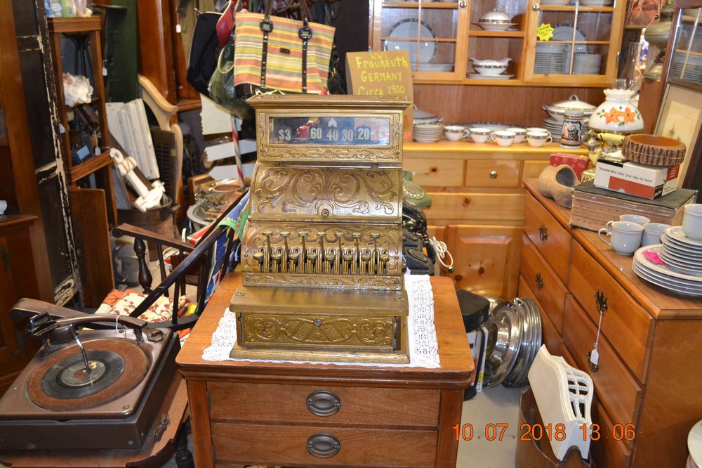 THE PICKER’S JUNCTION Updated August 2024 36 Photos 141 E Broad