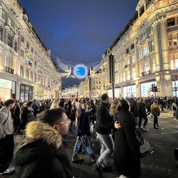 Oxford Street - Shopping Near Me - London, XGL