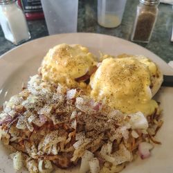 American Pancake House & Restaurant - Eggs Benedict