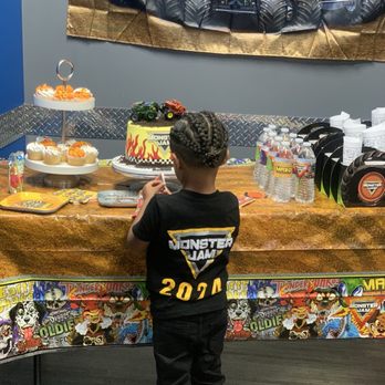 Sky Zone Trampoline Park - Trampoline Parks Near Me - Dublin, California Sky Zone Trampoline Park - Trampoline Parks Near Me - Dublin, California