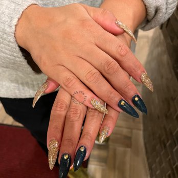Castle Luxury Nail Spa - stiletto sparkle nails - Nail Salons Near Me - Lewisville, Texas
