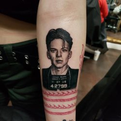 Frank Senatra portrait by shop owner German Miranda ig @tattoogerman