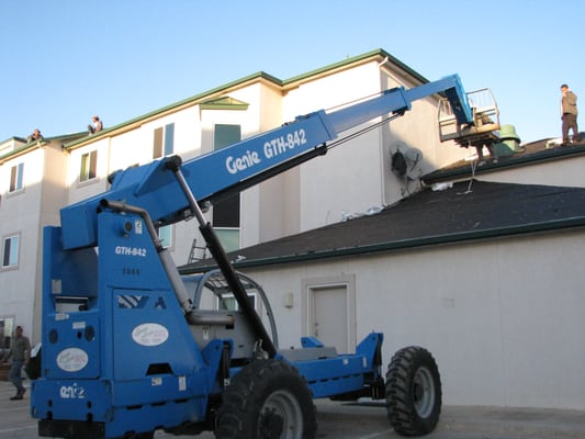 Tooter's Roofing Logo