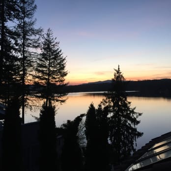 Inn At The Lake - April 2016 sunset, Mountain penthouse room deck. - Bed & Breakfast Near Me - Newport, Washington Inn At The Lake - April 2016 sunset, Mountain penthouse room deck. - Bed & Breakfast Near Me - Newport, Washington