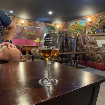 Henry Earl Estates - Rosé upstairs - Wineries Near Me - Walla Walla, Washington