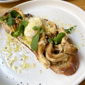 Union Restaurant - Mushroom toast - Cocktail Bars Near Me - Portland, Maine Union Restaurant - Mushroom toast - Cocktail Bars Near Me - Portland, Maine