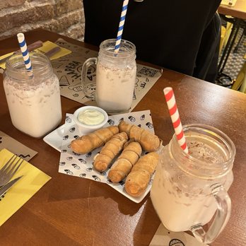 La Cachapera BCN - tequenos tradicionales and chichas - Latin American Near Me - Barcelona, B