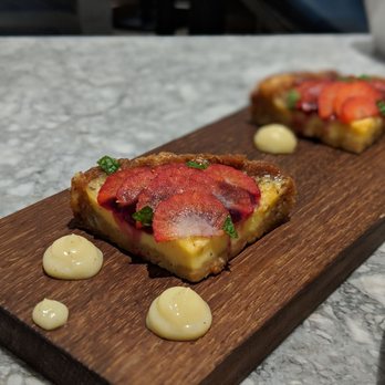 Holts Café - Vancouver - Fruit tartelette - Cafes Near Me - Vancouver, British Columbia