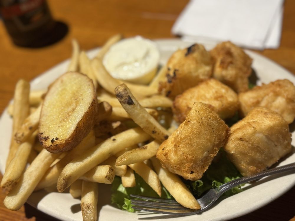 Bill's Tavern & Brewhouse — Mexican restaurant in Cannon Beach