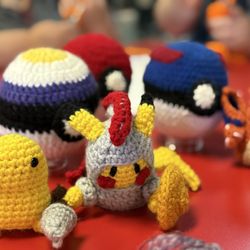 Galaxy Game Cafe - Talented people make cool art and they are teaching classes here!!
