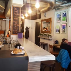 Lazoupa - Very cozy warm atmosphere, with American R&B hits