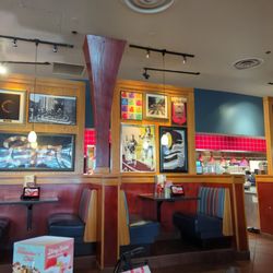 Red Robin Gourmet Burgers and Brews
