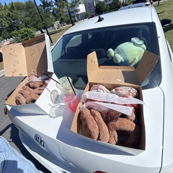 Klassic Doughnuts - Donuts - Food Trucks Near Me Klassic Doughnuts - Donuts - Food Trucks Near Me