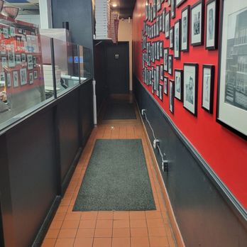 Smash And Slice - Interior - Pizza Near Me - Las Vegas, Nevada Smash And Slice - Interior - Pizza Near Me - Las Vegas, Nevada