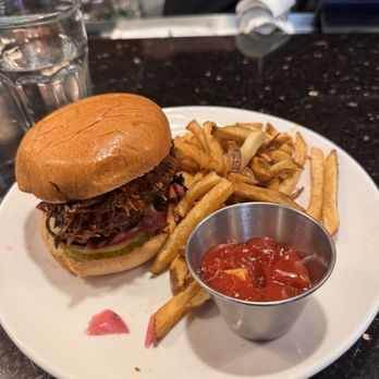 Char Bar - Hickory Burger - Kosher Near Me - Washington, DC, District of Columbia