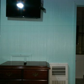 Northland Motel - Dresser and TV with dozens of channels and great reception. - Hotels Near Me - Kawkawlin, Michigan Northland Motel - Dresser and TV with dozens of channels and great reception. - Hotels Near Me - Kawkawlin, Michigan