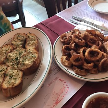 Desy's Clam Bar - Garlic bread and calamari! - Seafood Near Me - Brooklyn, New York