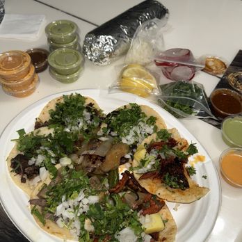 Tacos panchito - Mr thiccums rates   suadero taco 8/10 cabeza con el vapor 9.5/10 lengua con el vapor 6/10 carne asada 6/10 al pastor 8.5/10 - Tacos Near Me - San Jose, California
