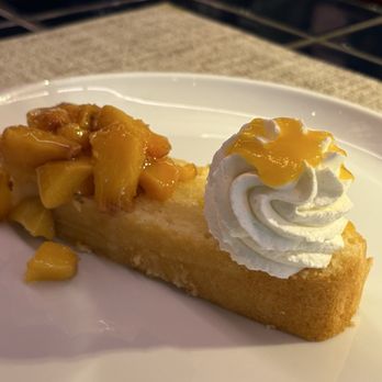 MAD - Peach cake - Spanish Near Me - Houston, Texas MAD - Peach cake - Spanish Near Me - Houston, Texas