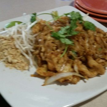 Dang's Vietnamese Restaurant - Vietnamese version of Pad Thai with chicken. - Vietnamese Near Me - Bend, Oregon Dang's Vietnamese Restaurant - Vietnamese version of Pad Thai with chicken. - Vietnamese Near Me - Bend, Oregon