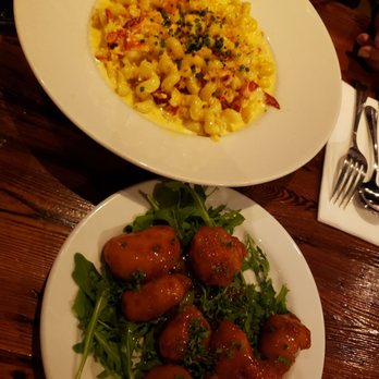Marthas Vineyard Chowder Company - Cheese lobster pasta, chicken appetizer - Seafood Near Me - Oak Bluffs, Massachusetts