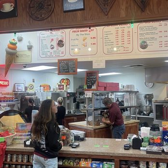 Granzella's Restaurant - Italian Near Me - Williams, California