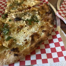 Chicken jalapeño pizza