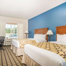 Baymont by Wyndham Albany MN - Guest room