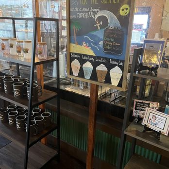 CouchLand Coffee House - Coffee & Tea Near Me - Wickliffe, Ohio