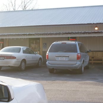 Henry's Diner - Exterior - Diners Near Me - Crescent, Iowa