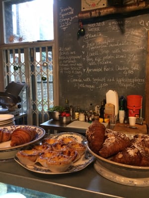 Photo of Italo - Londres, XGL, GB. Genuine Italian pastries!