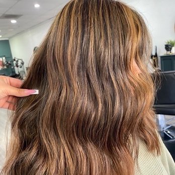 Dolled Up Hair Studio - Hair Salons Near Me - Carson, California