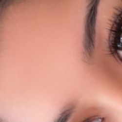 Pari Beauty Salon - Eyebrow threading