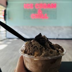 Dream Ice Cream Parlor - Rocky road