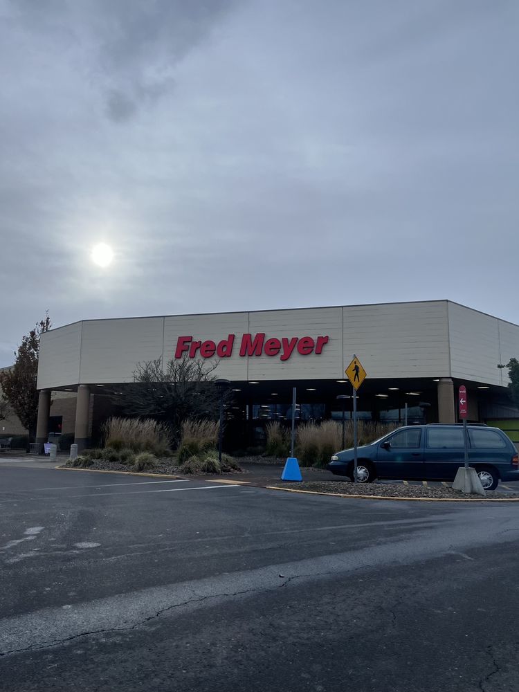 FRED MEYER CLACKAMAS Updated August 2024 43 Photos & 46 Reviews